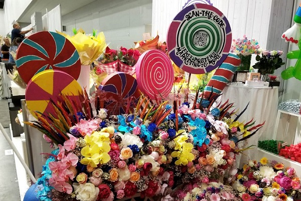 Một cửa hàng hoa được ‘cải trang’ thành một cửa hàng kẹo